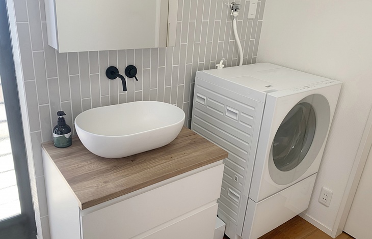 小さなお子さまがいるご家庭では、靴や汚れた衣類を気兼ねなく洗えるので非常に便利